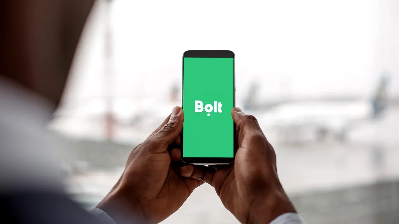 Platforma de ride-sharing Taxify îşi schimbă numele