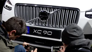 UBER îşi prezintă prima maşină autonomă, în colaborare cu un gigant auto | FOTO