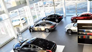 CONCEDIERI MASIVE: Jaguar Land Rover elimină mii de locuri de muncă pe fondul declinului motorinei