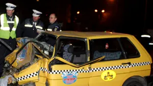 Familii evacuate şi răniţi după ce un taximetru a spart o ţeavă de gaze, în Bucureşti