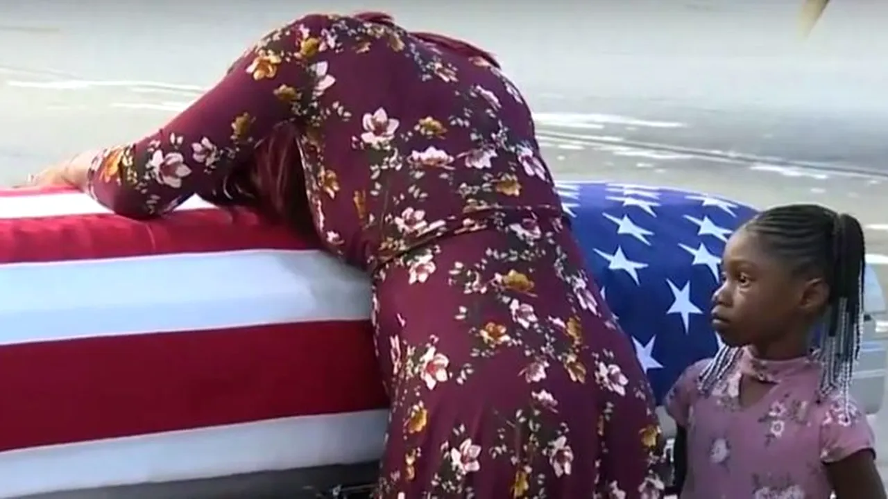 Scandalul din SUA privind condoleanţele pe care Trump le-a transmis în cazul unui militar american care a murit în Niger. Văduva confirmă că preşedintele nu ştia numele acestuia
