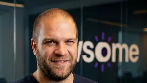 La un an de la aplicarea legislației europene privind accesibilitatea digitală, 9 din 10 companii analizate de Wawsome nu au site-uri accesibile
