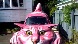 Vezi aici cum arată cele mai ciudate maşini din lume - FOTO