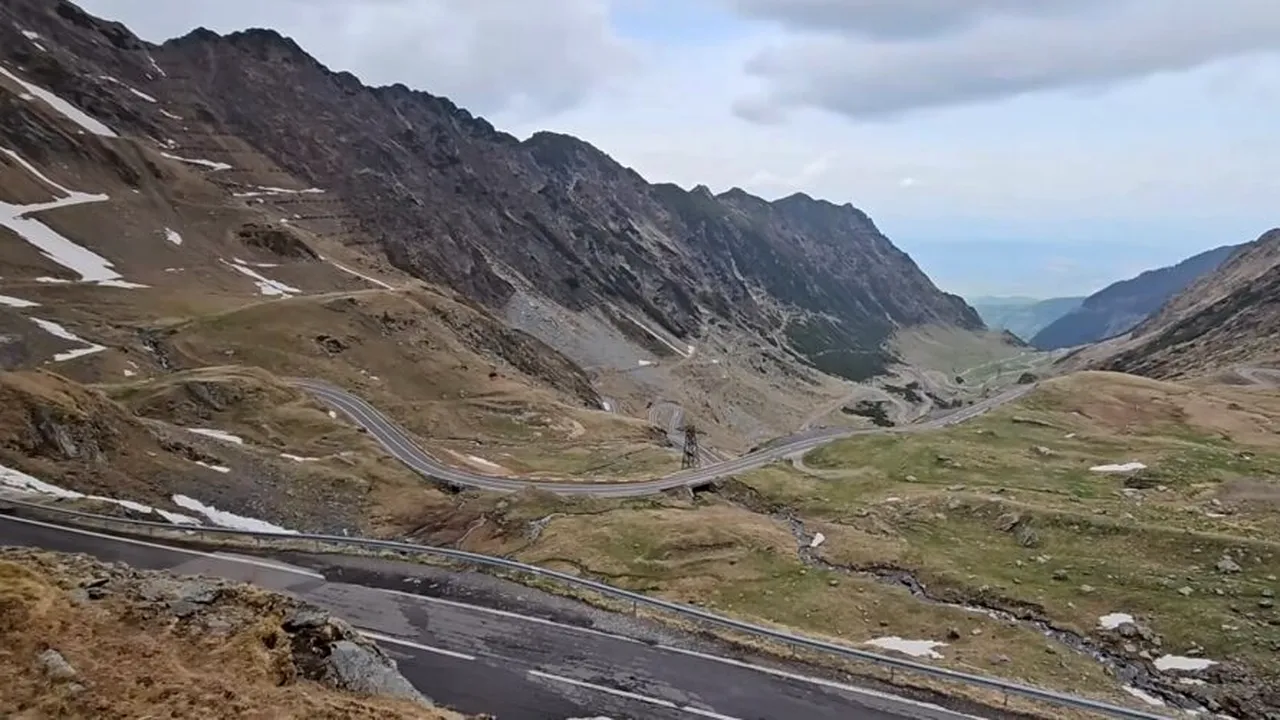 Transfăgărășanul se deschide vineri la ora 7.00