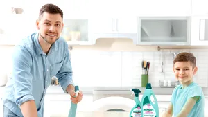 (P) Igienizare sau dezinfectare? Cum curăţăm corect pentru a ne feri de infecţia cu SARS-CoV-2?