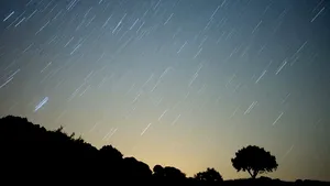 STUDIU: Meteoriţii lovesc mai degrabă anumite zone ale Terrei, în a doua jumătate a anului