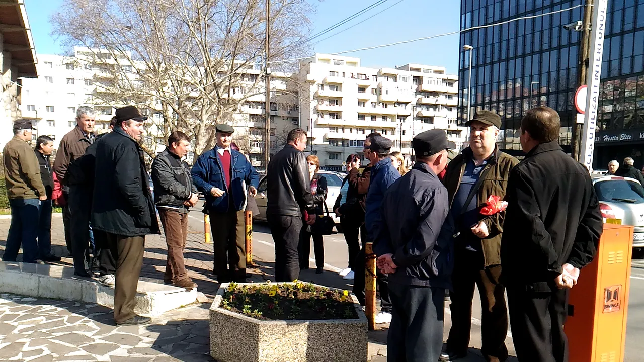 Funcţionarii publici ameninţă cu proteste după Paşti, fiind nemulţumiţi de proiectul legii salarizării unitare