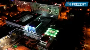 Premieră națională. Unul dintre cele mai mari spitale din România are parcare supraetajată cu heliport, lifturi exterioare și pasarelă