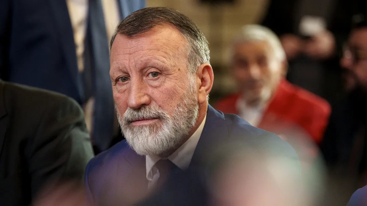 Stănescu: Ciolacu e soluţia PSD. Are o inteligenţă peste medie şi e structurat ca un om bun