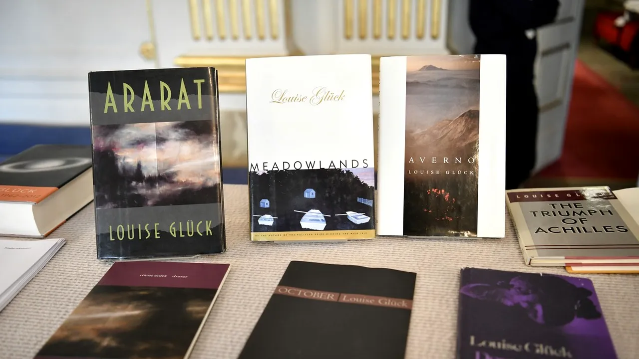 Premiul Nobel 2020 pentru literatură a fost câştigat de  americanca Louise Glück. Mircea Cărtărescu s-a aflat printre favoriţi 