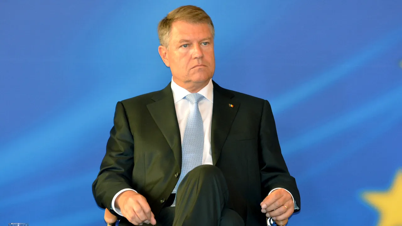 Klaus Iohannis, atac la Guvern de la uzina Dacia: Infrastructura e doar la nivel declarativ 15 km de autostradă într-un an, ridicol de puţin/ Dacă am aduna km promişi, am avea autostrăzi cât China
