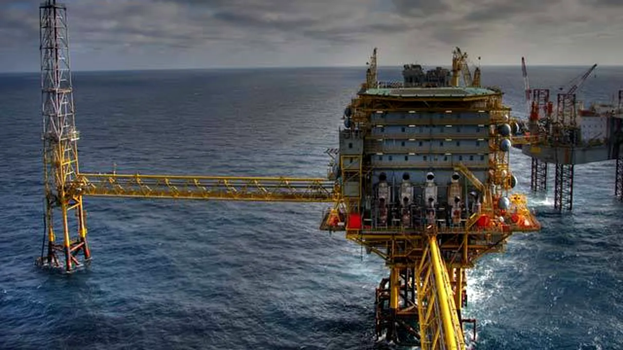 Se mai scoate gazul din Marea Neagră: Guvernul ia în calcul plafonarea preţului la gaze şi lucrează la un pachet de compensare pentru factura la energie