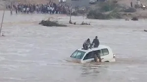 CICLONUL Chapala face ravagii în Yemen: Trei morţi şi 34 de răniţi - VIDEO