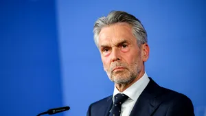 Premierul Olandei e în vizită în România și vizitează baza militară de la Câmpia Turzii împreună cu Ilie Bolojan