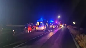 Un autocar cu zeci de pasageri s-a răsturnat la Hârşova. A fost activat planul roşu