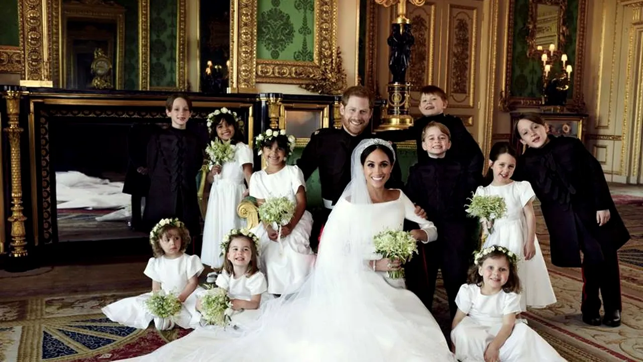 FOTOGRAFIILE PORTRET de la nunta regală, publicate. Ce mesaj au transmis Prinţul Harry şi Meghan Markle