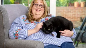 Motanul care i-a salvat viaţa stăpânei sale de peste 50 de ori. Capacităţile extraordinare ale animalului 