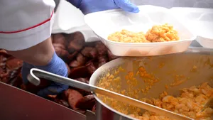 Cât de autentică mai este mâncarea tradiţională de 1 Decembrie? Fasolea provine 95% din import, costiţa şi cârnăciorii - 60%