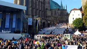 Papa Benedict, în Germania: Dictaturile nazistă şi comunistă - o ploaie acidă asupra credinţei