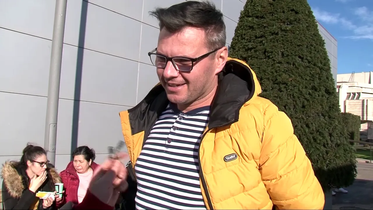 Haine de firmă şi vacanţe în străinătate vs alimente şi dulciuri. Ce cadouri primesc elevii de la oraş şi cei de la ţară. VIDEO