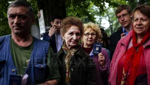 Poroşenko: Am convenit că România o să susţină eliminarea vizelor pentru ucraineni