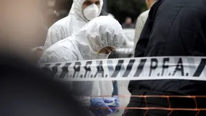 Caz macabru la supermarket: Un angajat, dat dispărut în urmă cu 10 ani, găsit blocat în spatele unui congelator | FOTO, VIDEO