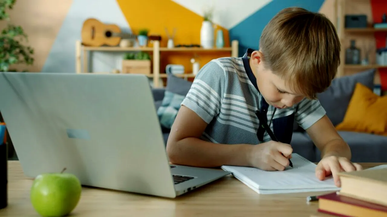 Ministerul Educației: Directorii de școală devin manageri în toată regula / Trebuie să aibă competențe mai multe