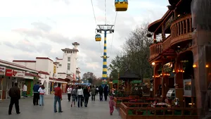 Paradă a chelnerilor, cameristelor şi bucătarilor pe Litoral, de 1 Mai