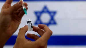 COMENTARIU Lelia Munteanu: Israel: a treia doză de vaccin - chiar acum?
