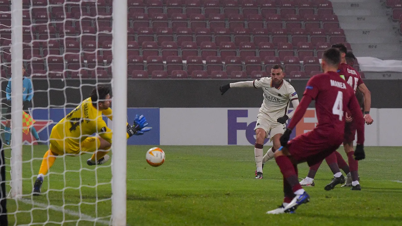 CFR a pierdut acasă cu AS Roma. Romanii s-au impus graţie unui autogol şi a unui penalty controversat