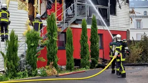 Bilanţul incendiului din Franţa a ajuns la 11 morţi / Premierul Elisabeth Borne este la faţa locului