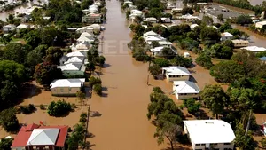 Trei morţi şi 200.000 de persoane afectate de inundaţii în nord-estul Australiei - FOTO