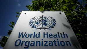 Opt ţări riscă să rămână fără tratamente HIV din cauza reducerilor de fonduri USAID, avertizează OMS