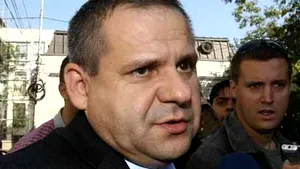 Avocatul lui Becali ia avionul pentru a veni în Bucureşti să-şi apere clientul