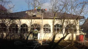 Incendiu cu degajări mari de fum într-o casă din Botoşani. Ce a declanşat focul. FOTO
