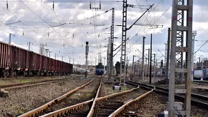 CFR scoate la licitaţie lucrările pentru redeschiderea liniei Galaţi-Bârlad, afactată de inundaţii