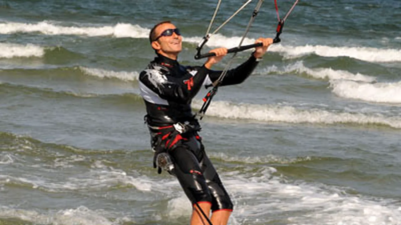 Radu Mazăre va sări cu paraşuta în cadrul unui show aviatic din Mamaia