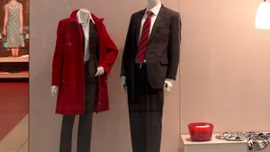 Producătorii de îmbrăcăminte de lux trebuie să reducă preţurile pentru a supravieţui crizei