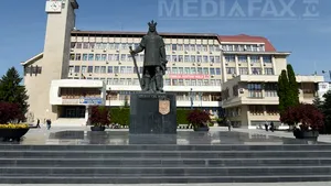 Trei consilieri municipali din Vaslui şi-au anunţat demisiile din PNL şi PPDD în plenul şedinţei CL