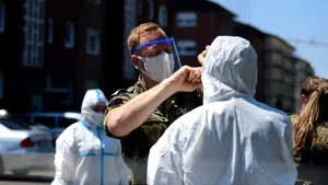 FOCAR DE INFECŢIE într-un oraş de 5 milioane de locuitori. Armata trimite 1.000 de militari pe străzi