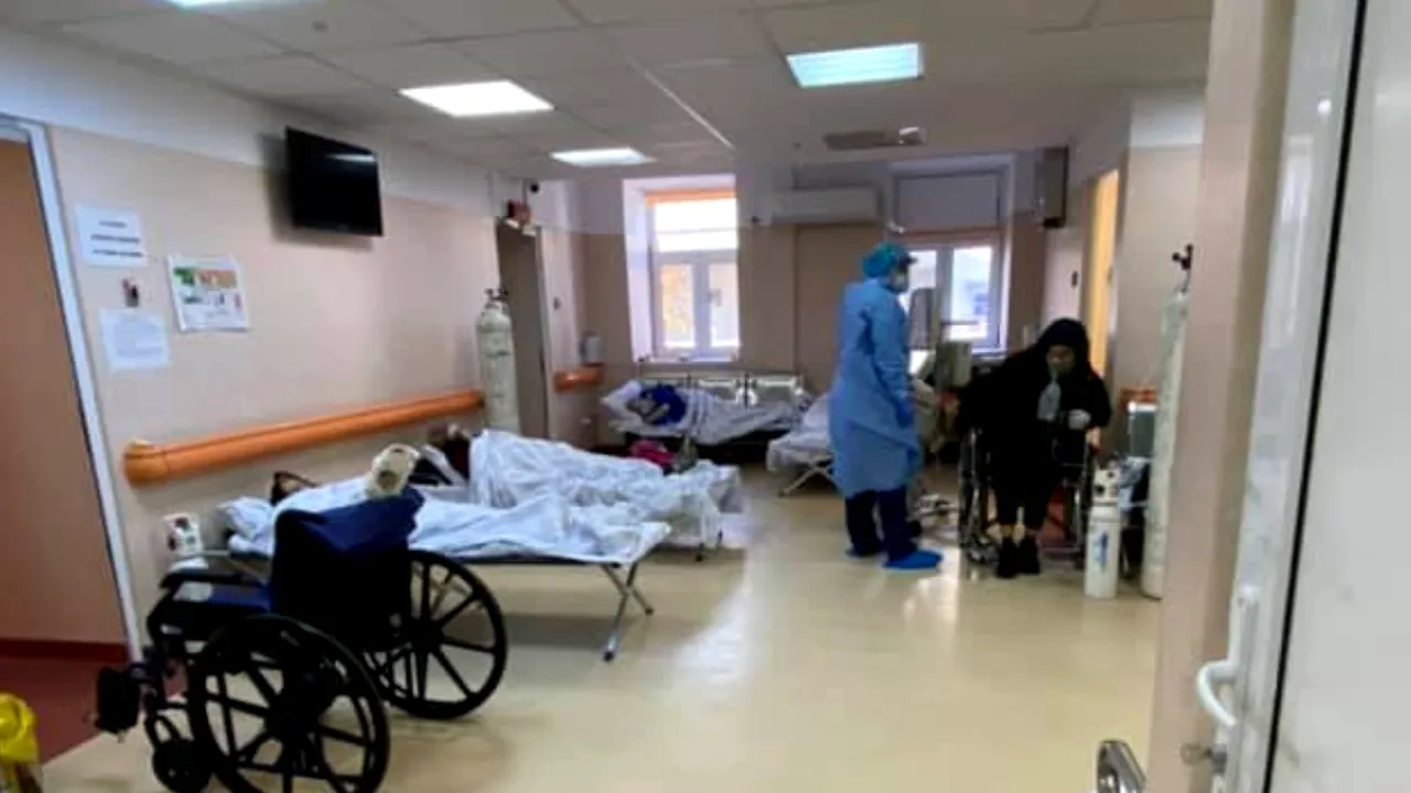 FOTO&VIDEO Sistemul medical, surprins în imagini tulburătoare: Spitalul Matei Balş, neîncăpător pentru Covid-19