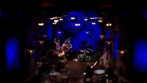 TEATRU/Omul în derivă. De la ”O întâmplare ciudată cu un câine la miezul nopţii” la ”Alcool”