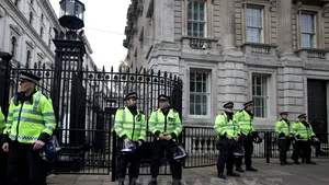 Imigranţii din UE ar putea fi obligaţi să se înregistreze la poliţie după sosirea în Marea Britanie