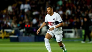 Kylian Mbappe a fost lăsat în urmă de autocarul echipei PSG după înfrângerea din Liga Campionilor 