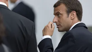 COMENTARIU | Noua Europă a lui Macron: Nu vă mai încăpăţânaţi să vreţi salarii mici