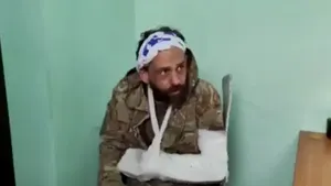 Încă doi britanici capturaţi de forţele ruseşti în Ucraina sunt puşi sub acuzare. Ar putea fi condamnaţi la moarte