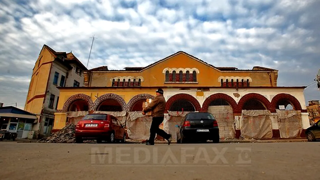 Primăria Capitalei: Demontarea Halei Matache are autorizaţia necesară, monumentul va fi reconstruit