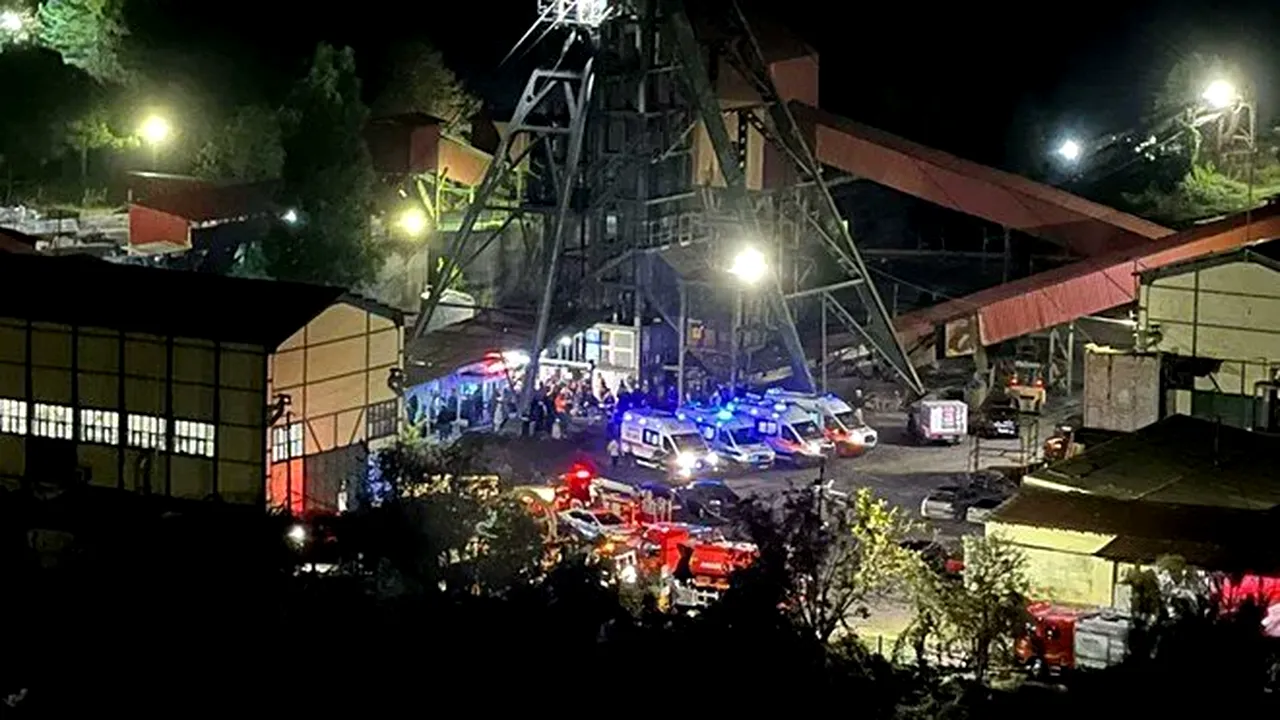 Zeci de mineri au rămas blocaţi în subteran după un accident produs în nordul Turciei