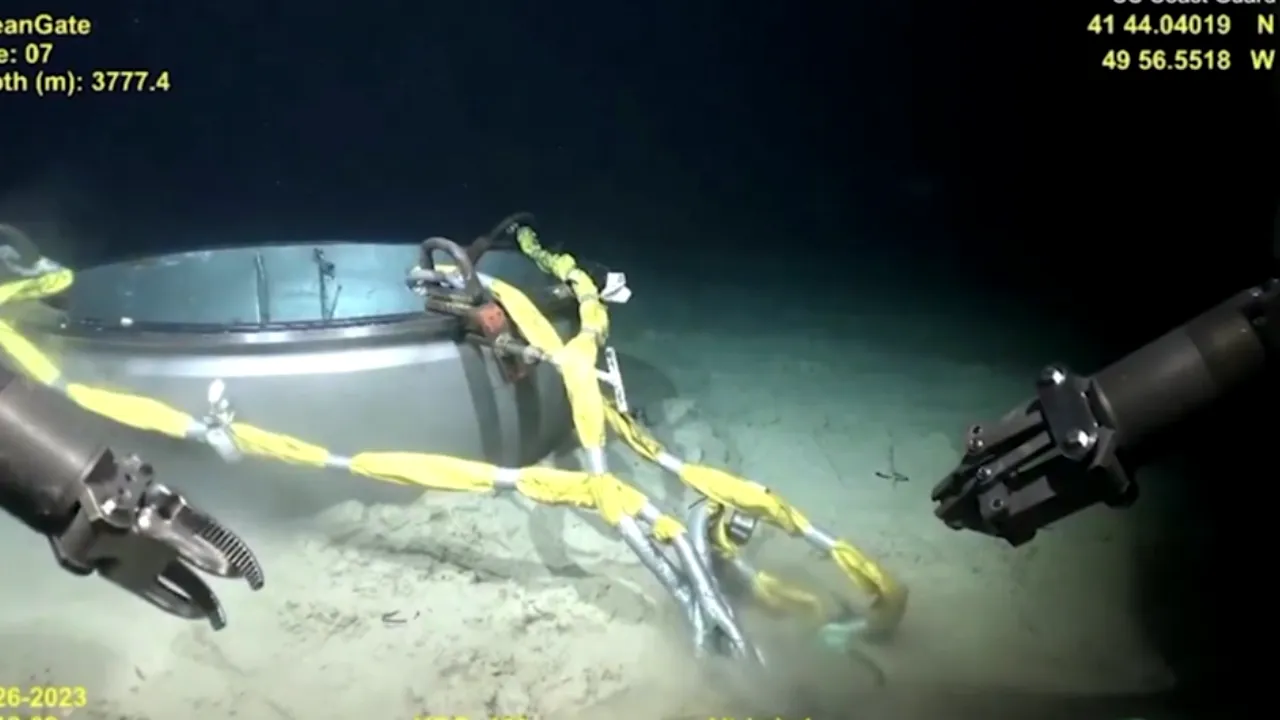 Garda de Coastă, imagini de la recuperearea submersibilului Titan. Epava submarinului a fost filmată de un robot

