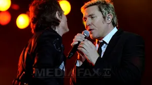 Duran Duran şi-a amânat turneul european din cauza problemelor medicale ale solistului trupei
